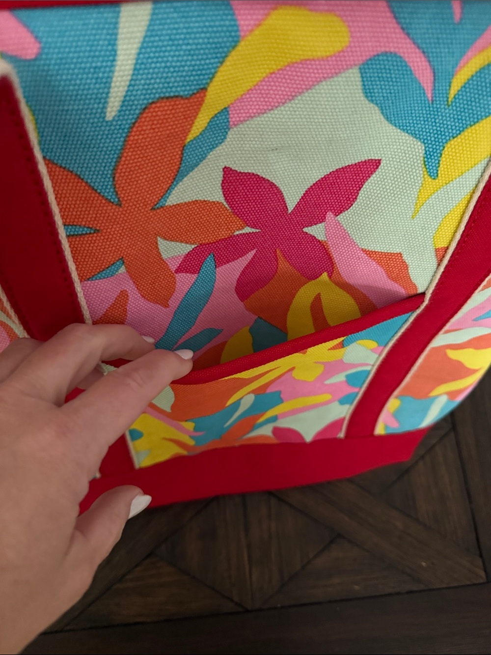 Lands’ End 5-Pocket Canvas Extra Large Tote Bag Floral Red Trim - Picture 2 of 9